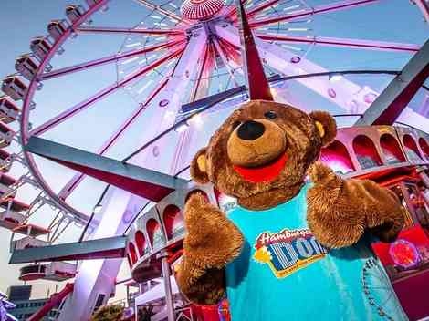 Bummel der Dom Bär vor einem Riesenrad