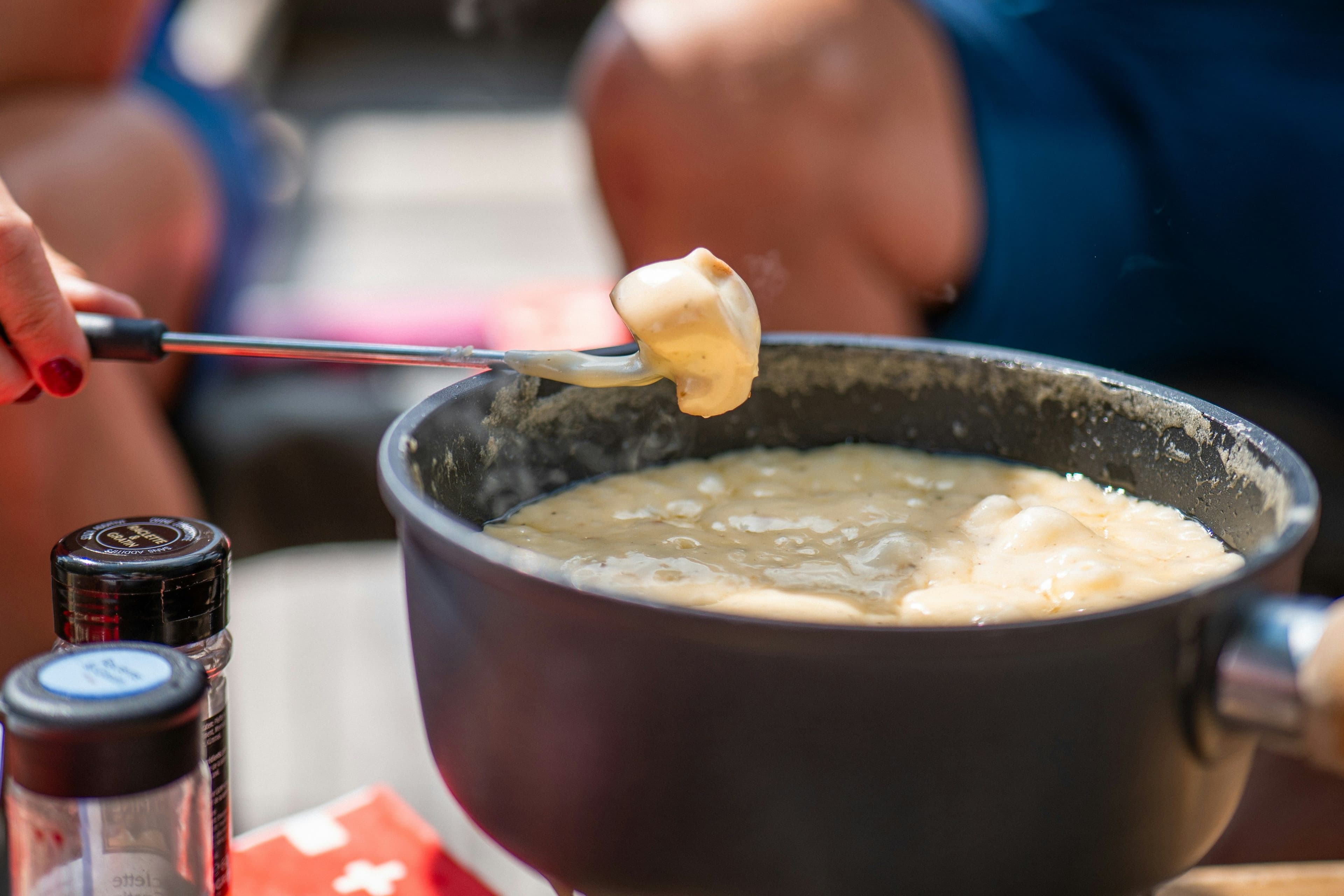 Käsefondue mit Brot