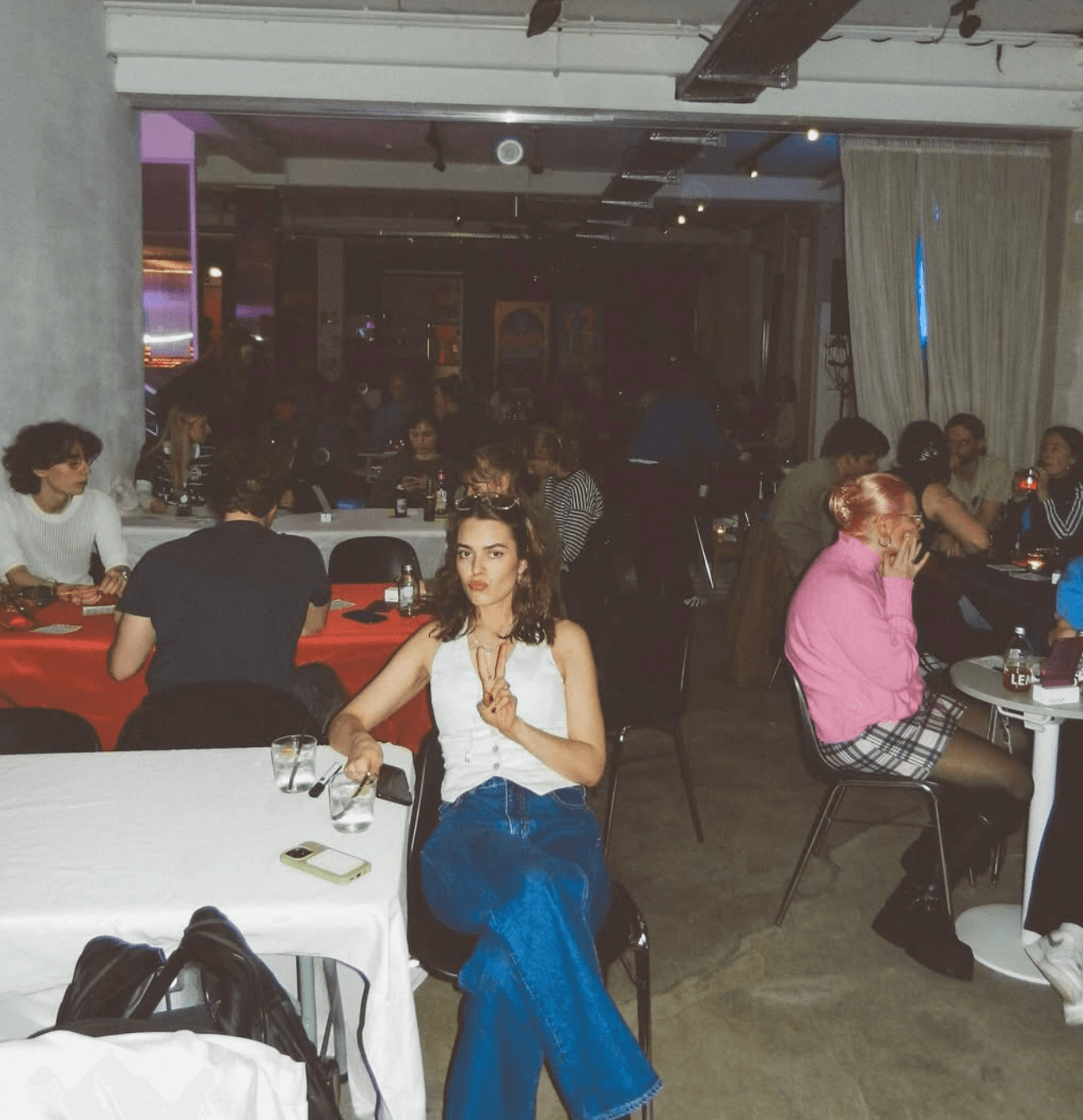 Volle Bar im KUGU