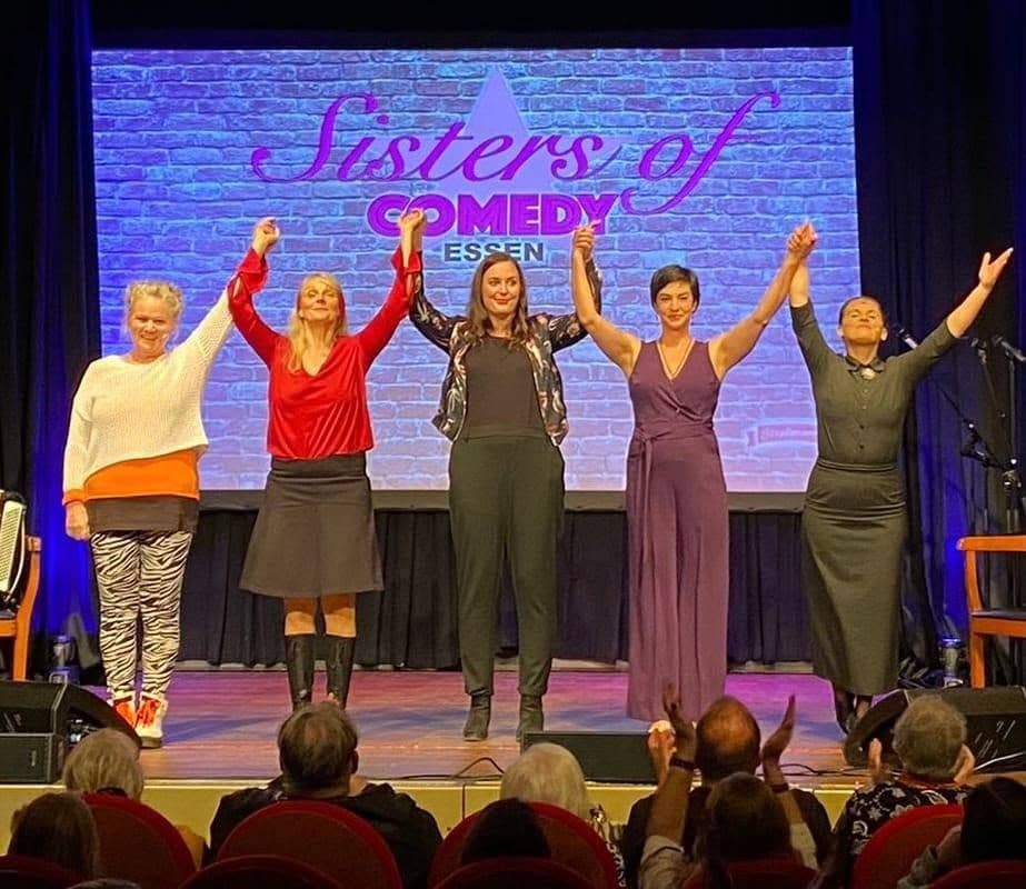 Sisters of Comedy auf der Bühne