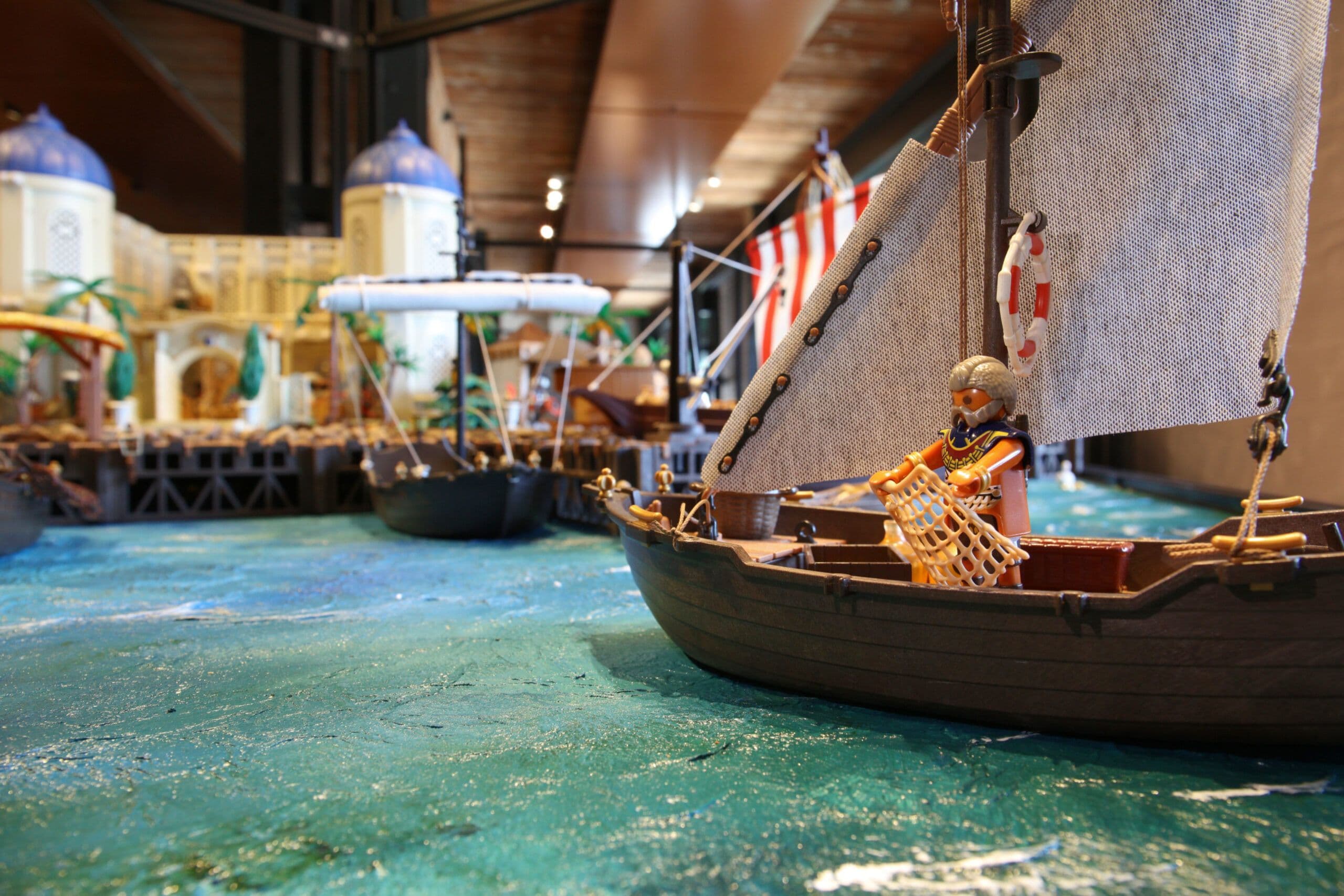 Playmobil-Schiff mit Pirat