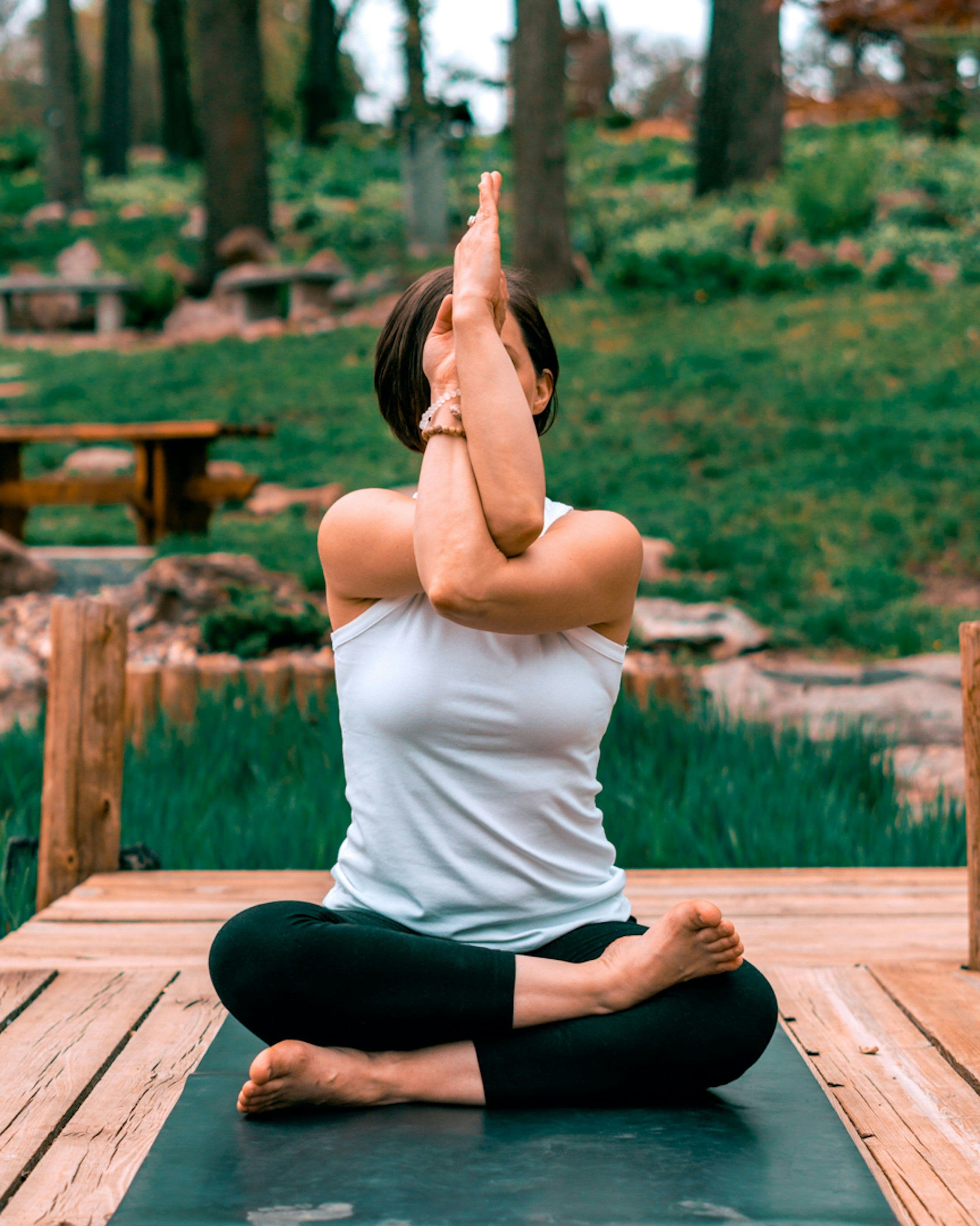 Eine Frau mach Yoga