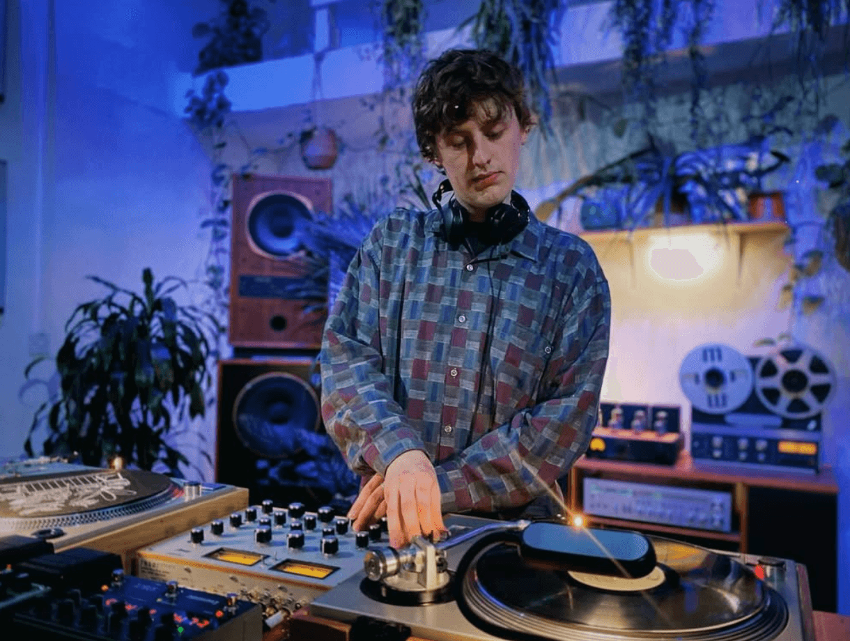 Der DJ Sunni D legt auf