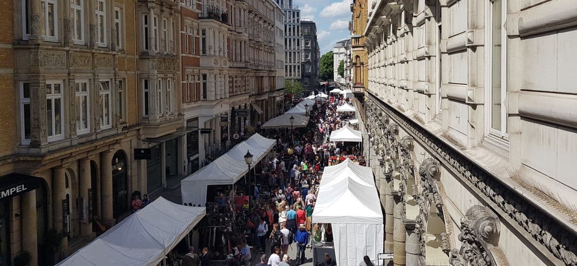 Designmarkt innerhalb der Colonnaden von oben fotografiert
