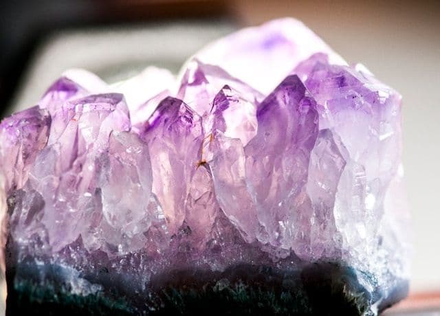Eine lila Geode