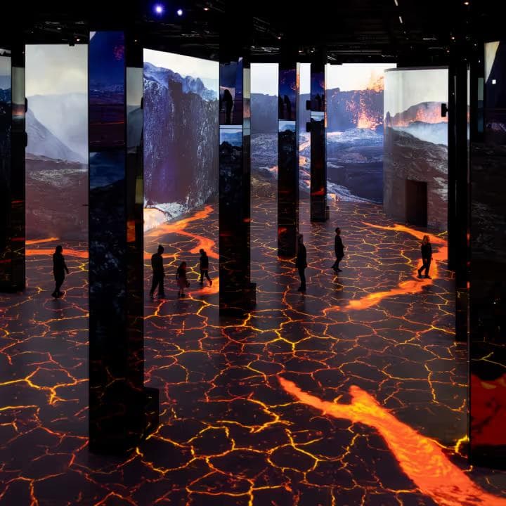 Immersive Ausstellung im Port des Lumières
