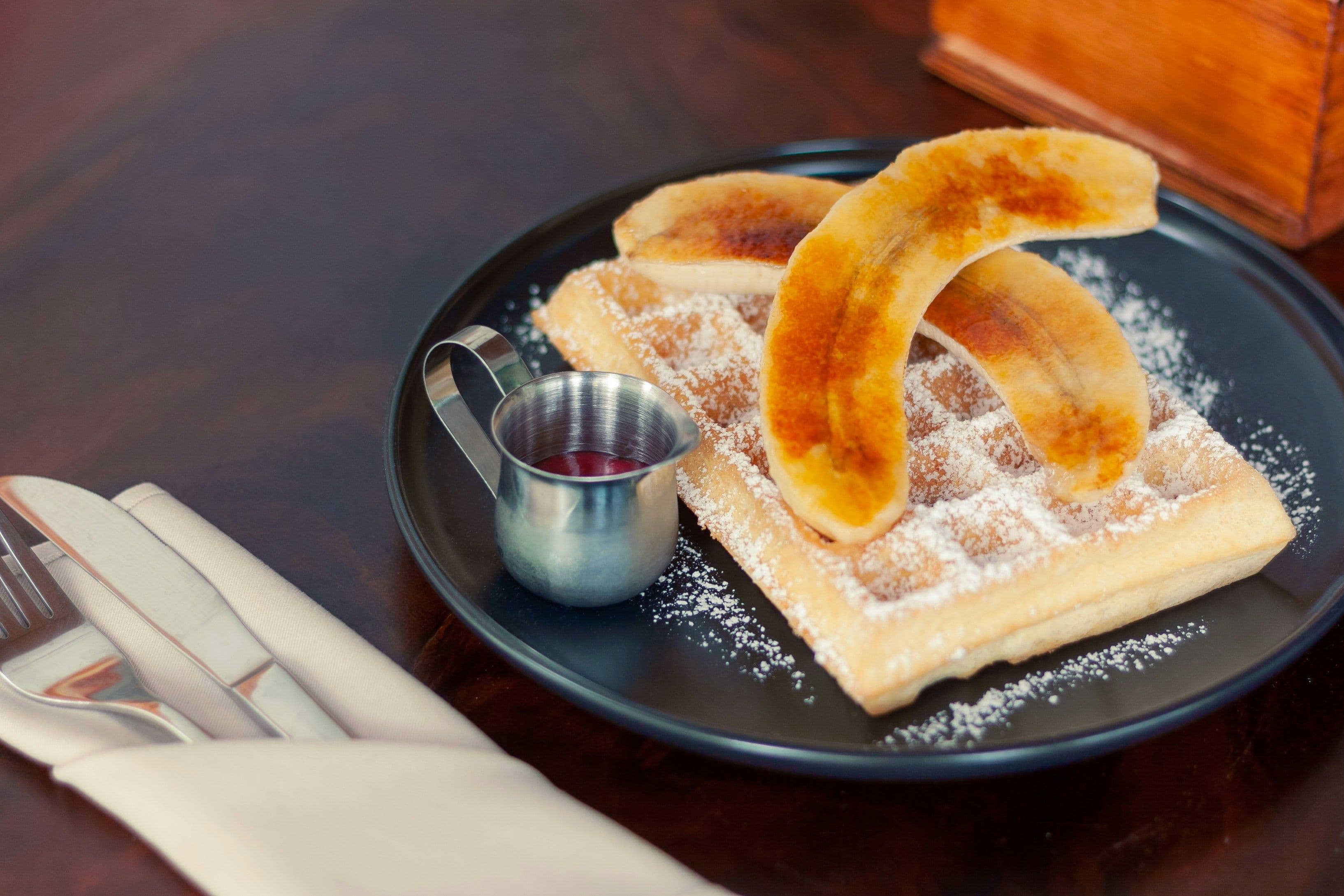 Belgische Waffel mit Banane