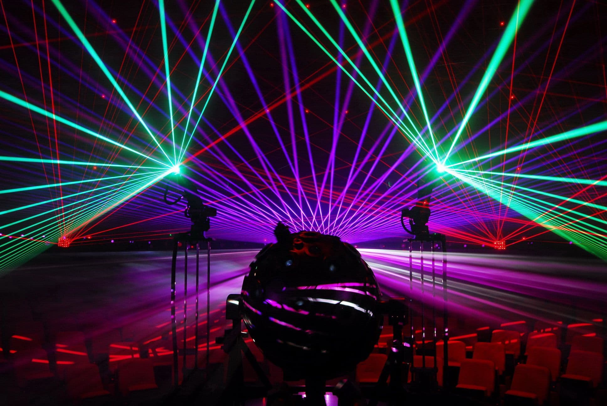 Sternensaal im Laserlicht
