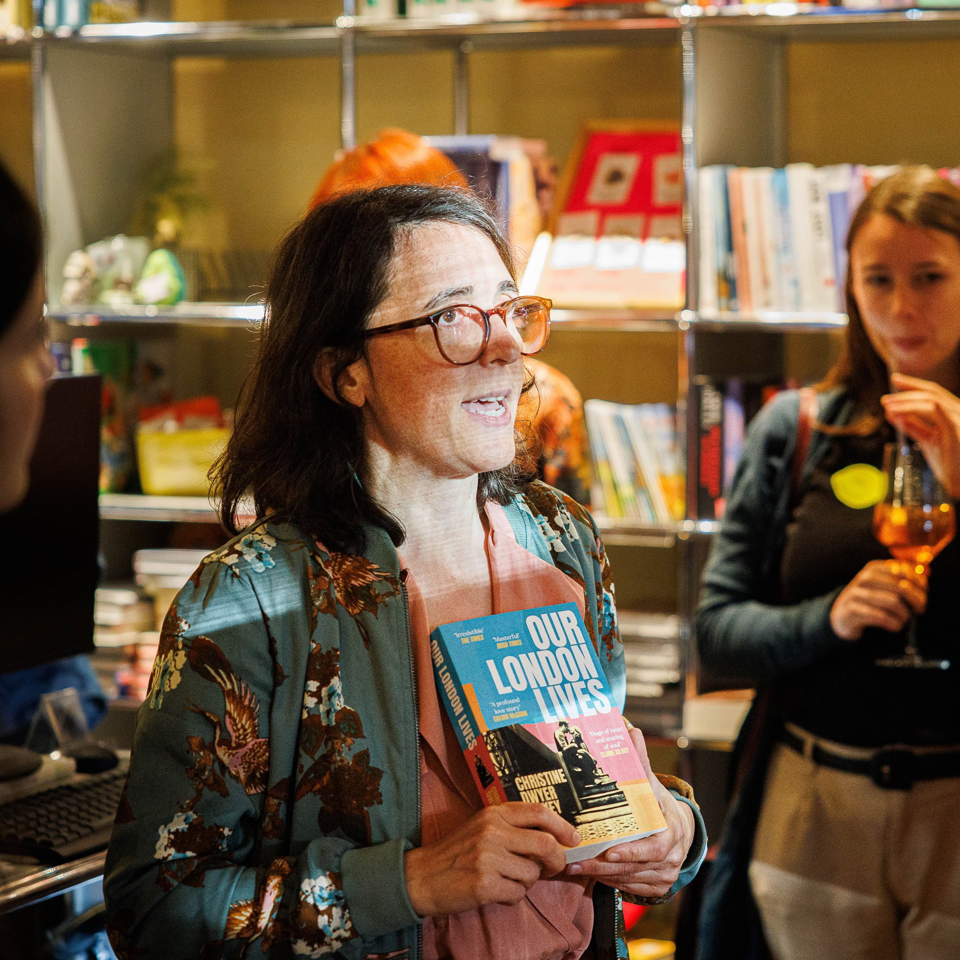 Besucherin im Literaturhaus