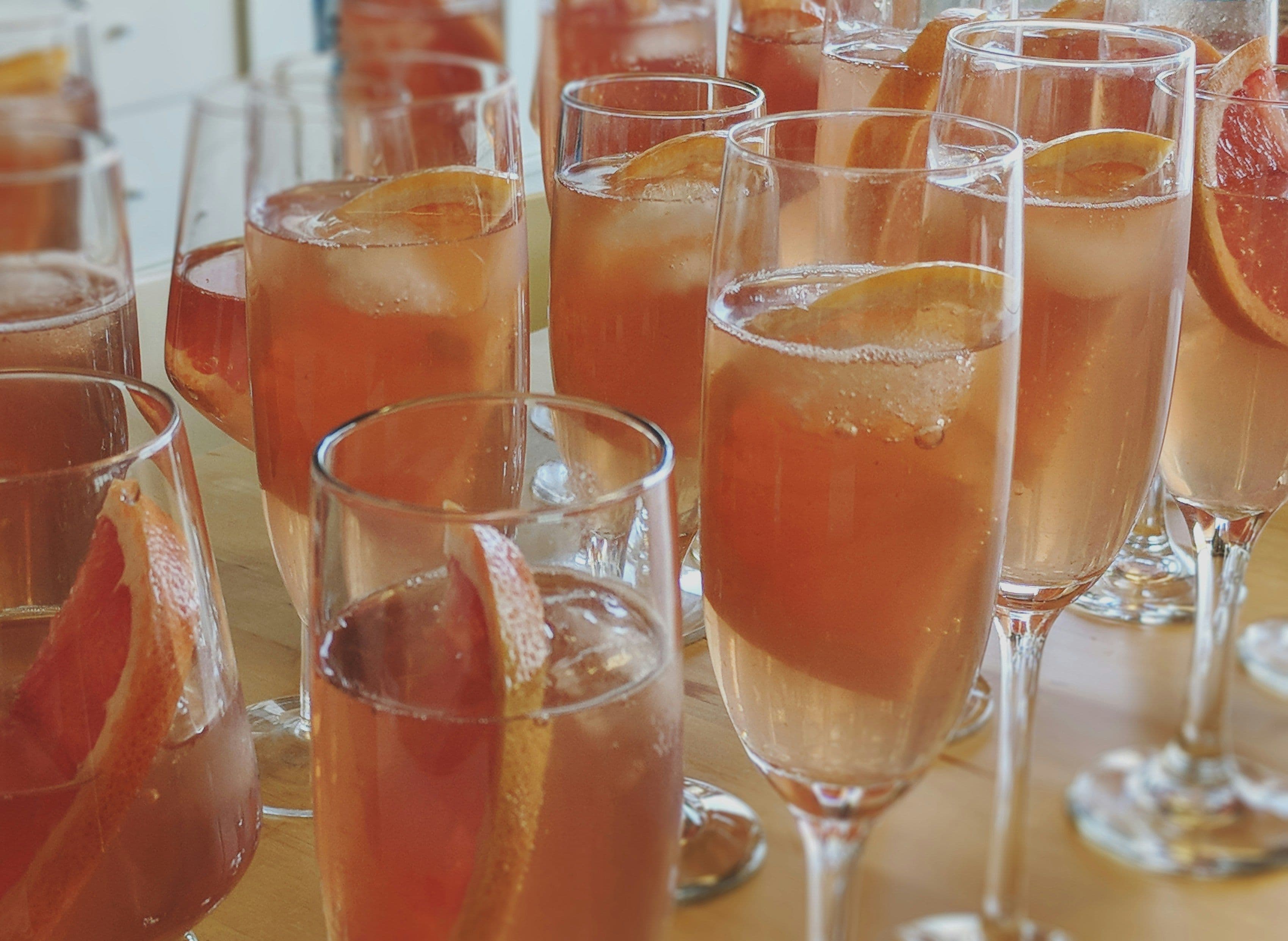 Mimosas in Sektgläsern