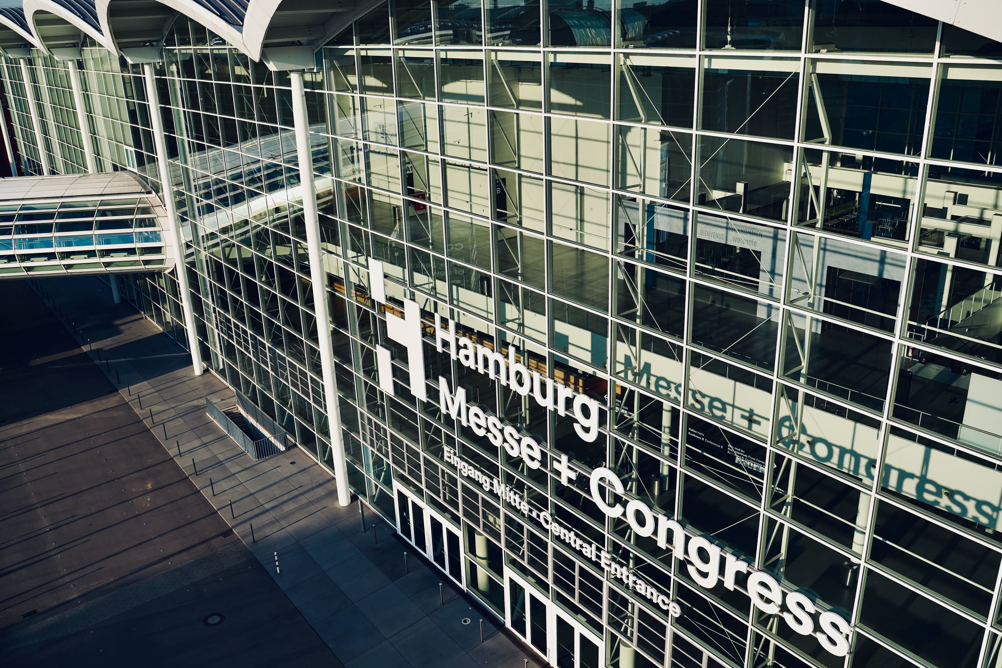 Außenansicht des Haupteingangs der Hamburger Messe