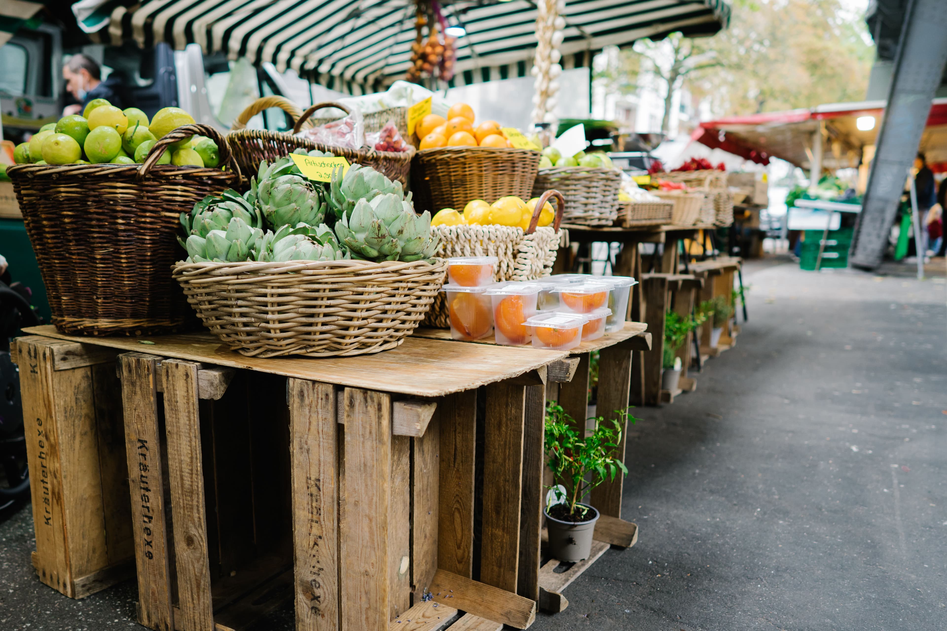 Ein Gemüsestand auf dem Isemarkt