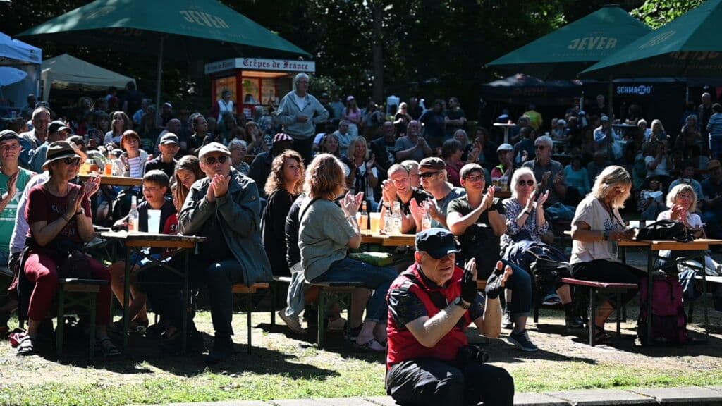 Besucher:innen im Harburger Stadtpark