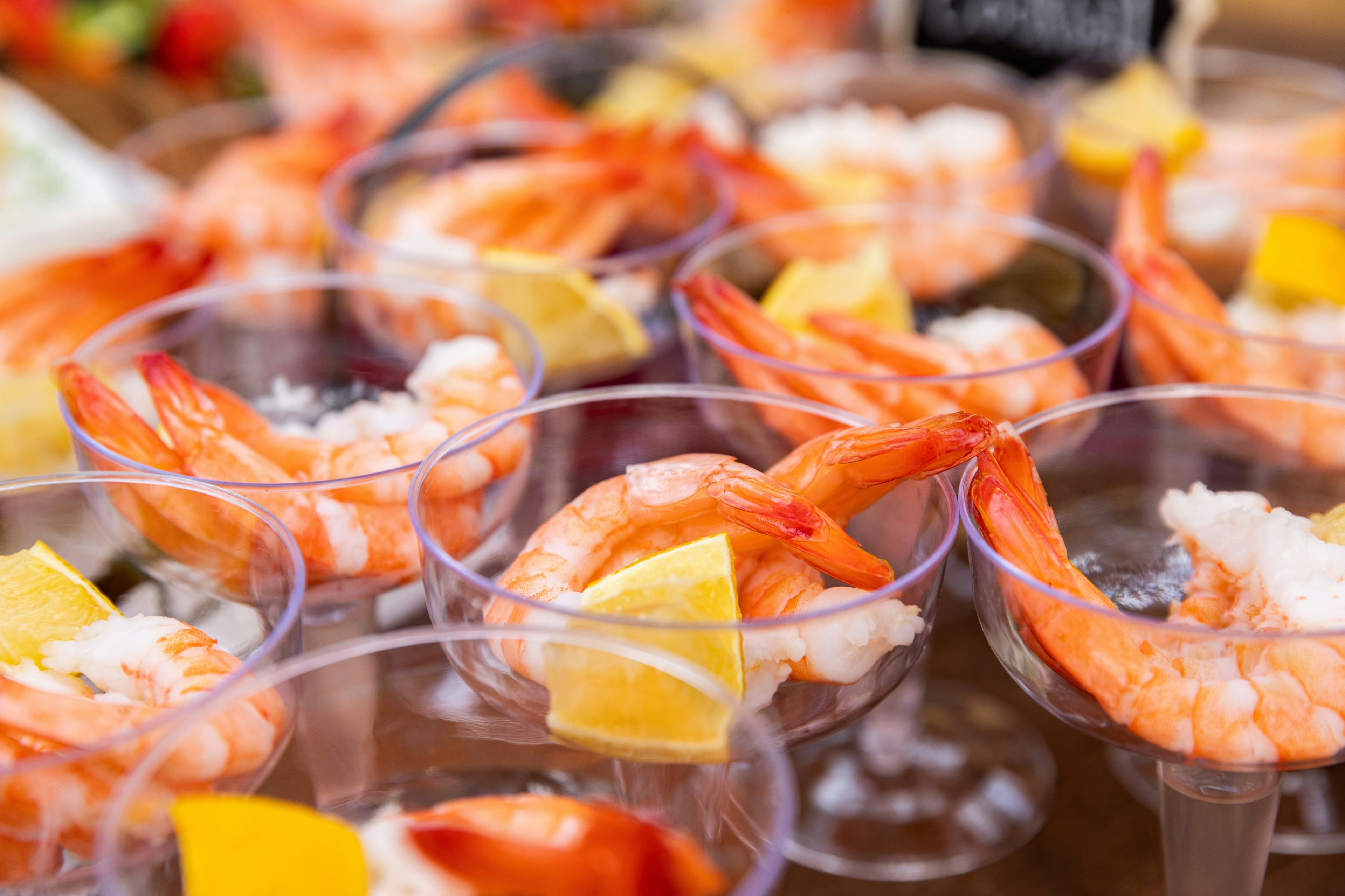 Cocktails mit Shrimps