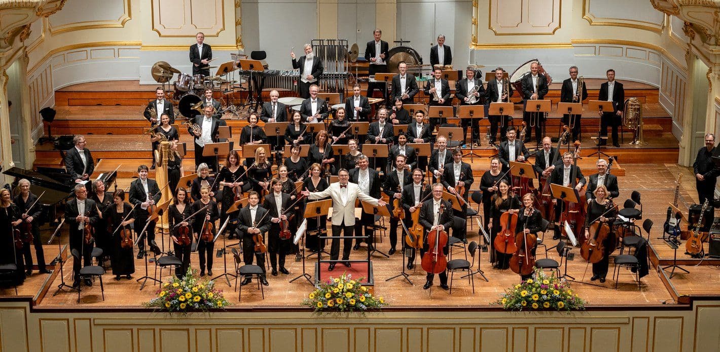 Orchester auf der Bühne der Laeiszhalle