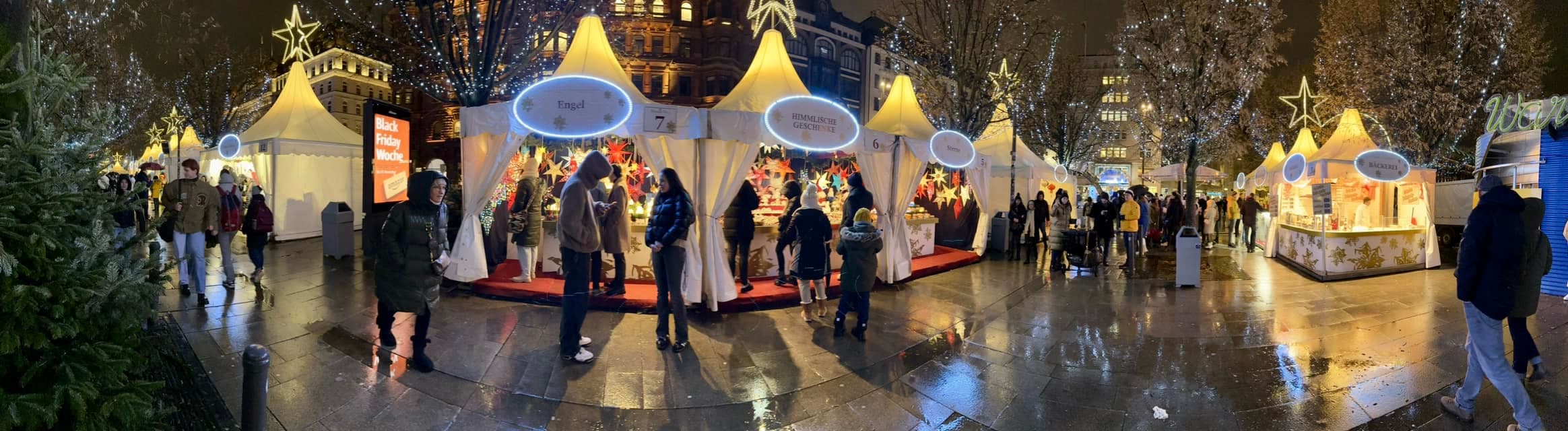 Panoramafoto vom Weihnachtsmarkt auf dem Jungfernstieg