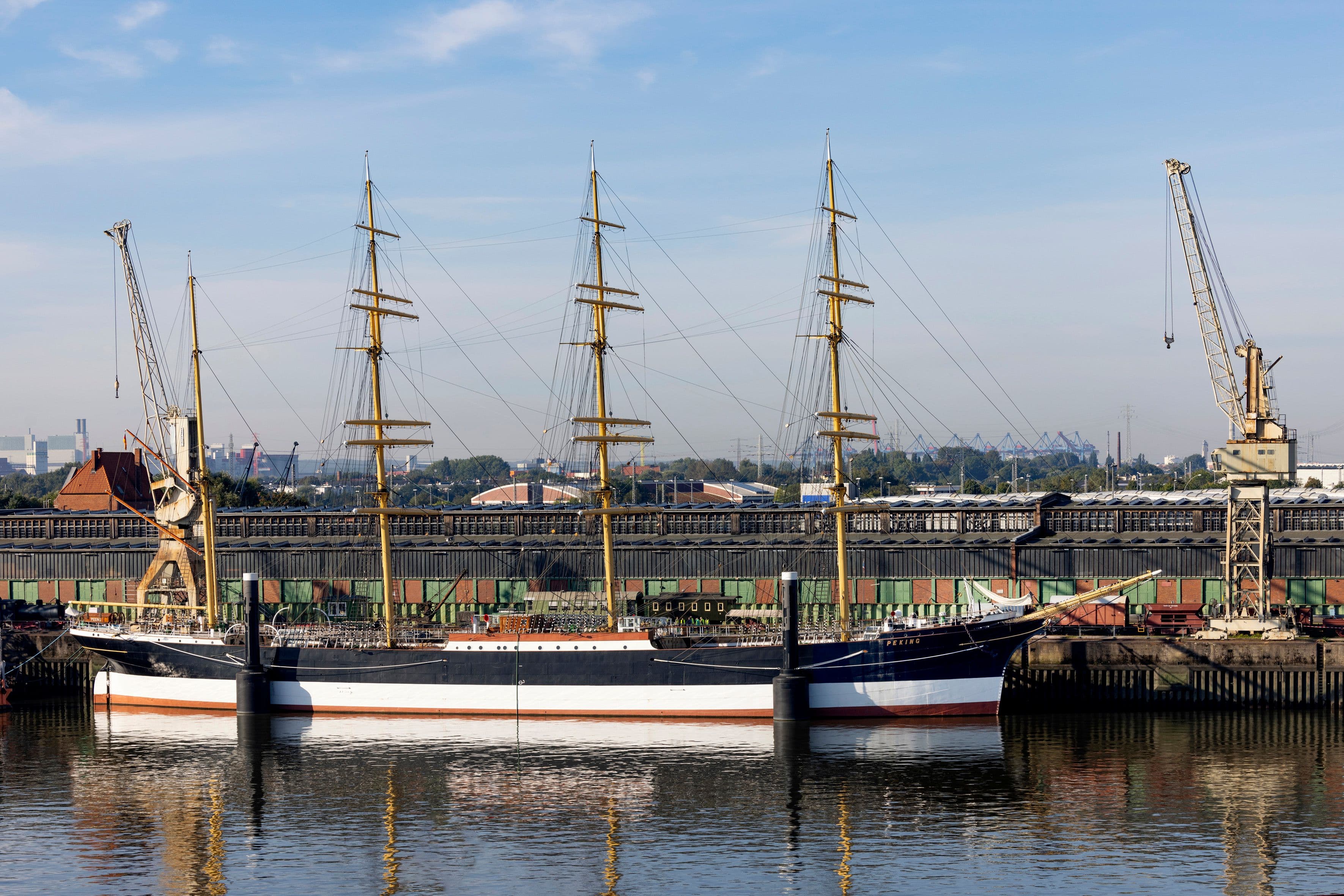 Die Peking vor dem Deutschen Hafenmuseum