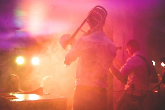 Jazzmusiker auf einer Bühne
