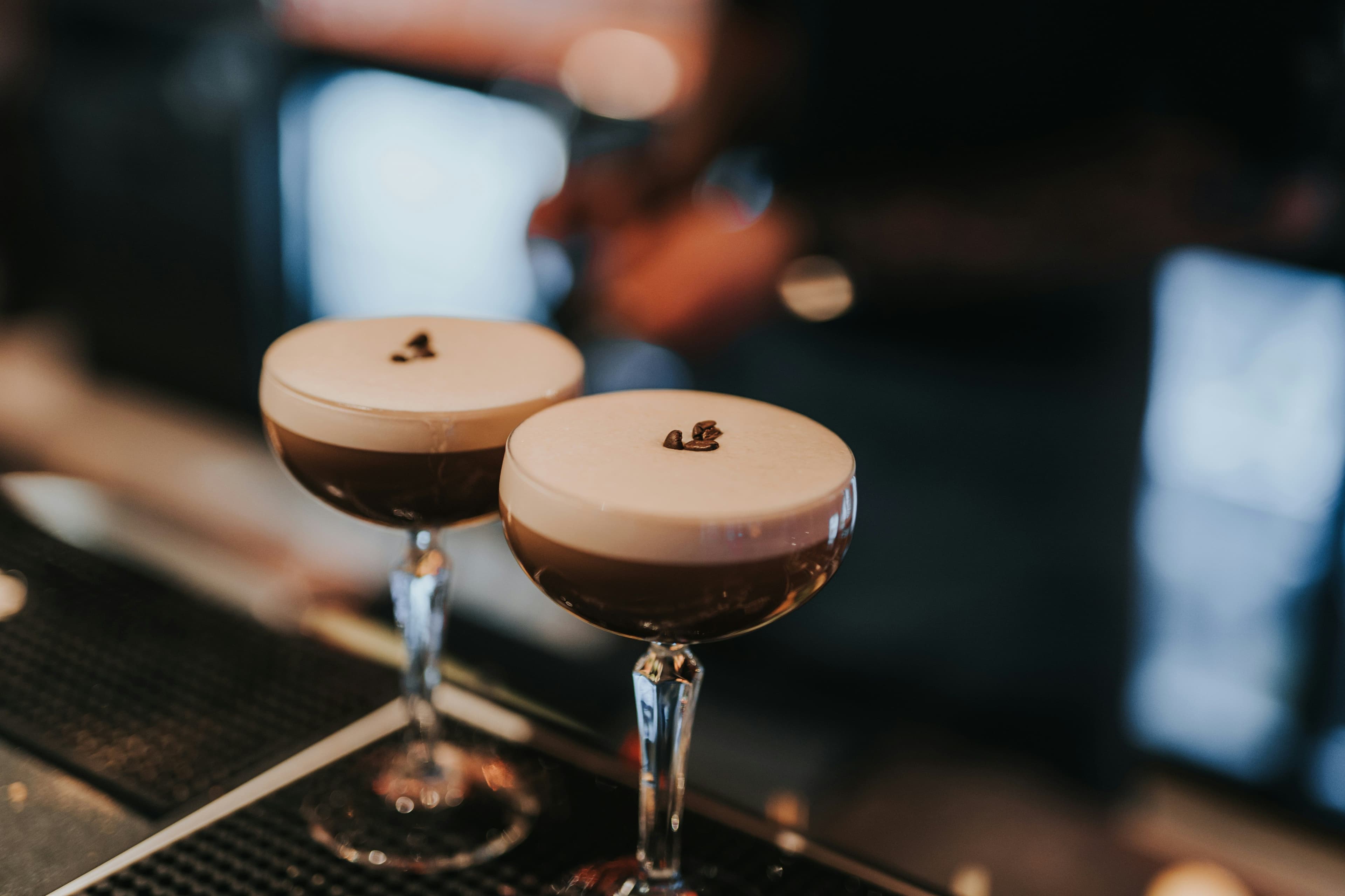 Zwei Gläser Espresso Martini