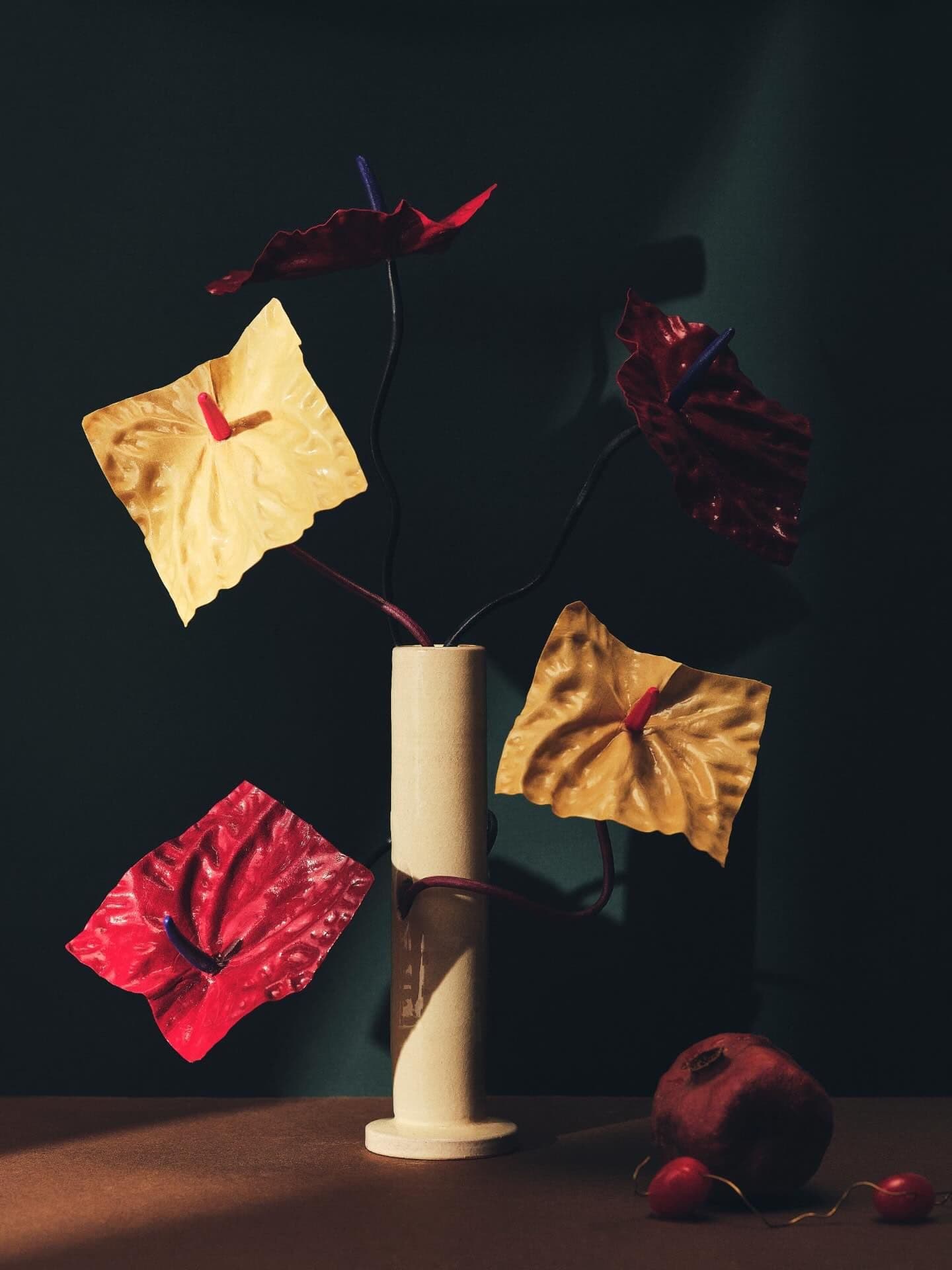 Eine Vase mit Blumen